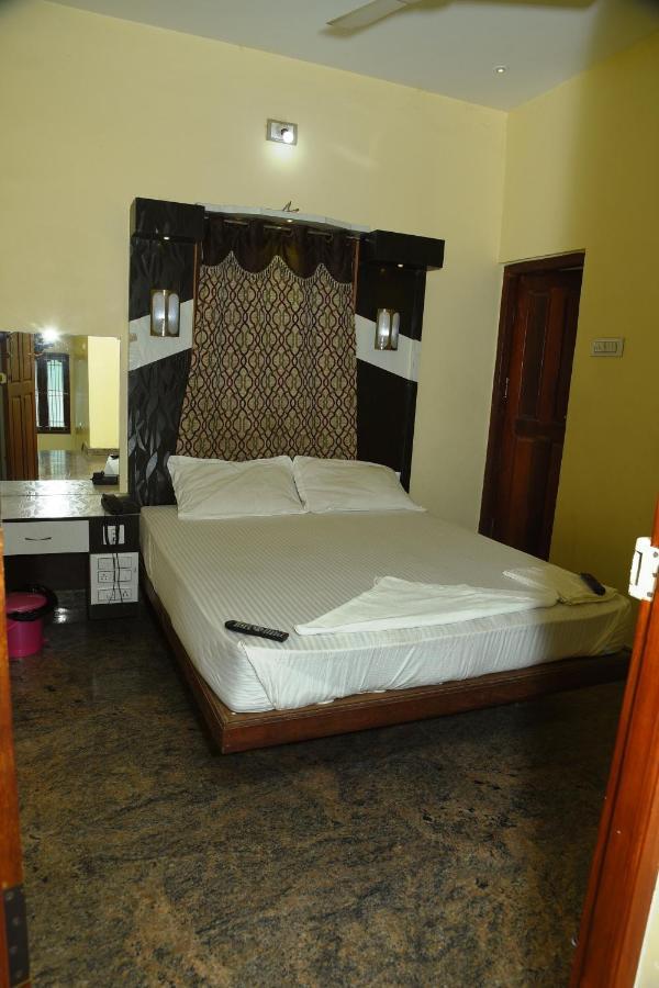 Thiruchendur Stayz Vairavel Residency Tiruchchendur Luaran gambar