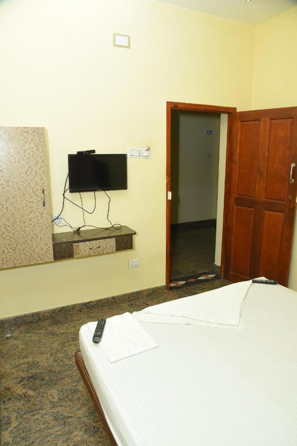 Thiruchendur Stayz Vairavel Residency Tiruchchendur Luaran gambar